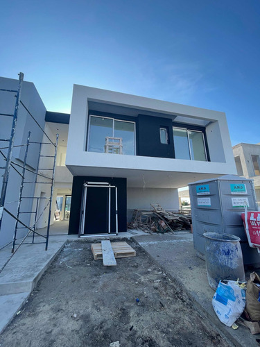 Imagen 4 de 11 de Venta- Casa A Estrenar Y En Construcción En El Rebenque !