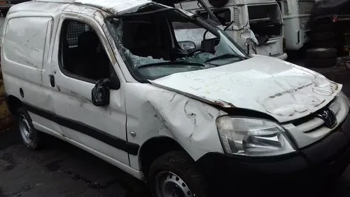 Imagem 13 de 16 de Sucata Peugeot Partner 2009 Para Vendas De Peças
