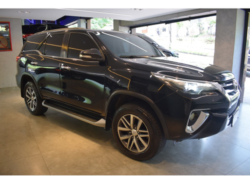Toyota Hilux SW4 2.8 SRX 4X4 7 LUGARES 16V TURBO INTERCOOLER DIESEL 4P AUTOMÁTICO
