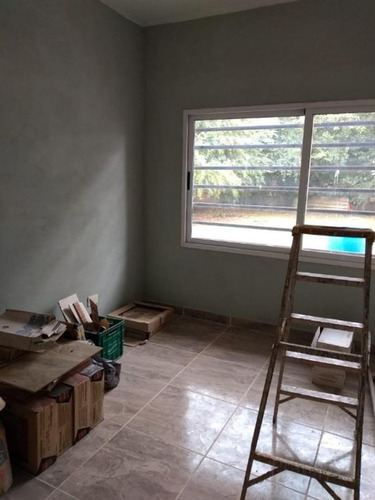 Imagen 2 de 7 de Casa En Venta Con Amplio Terreno En Castelar Sur