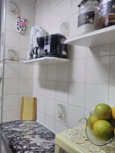 Apartamento De 2 Dormitórios E 1 Banheiro