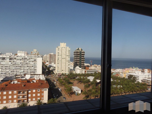 Imagen 18 de 30 de Con Magnifica Vista Al Puerto