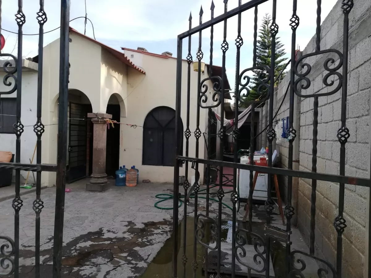 Casa En Venta De 1 Nivel Con Patio En Col. Puxtla Cerca Del Centro De Cuautla A Un Economico Precio