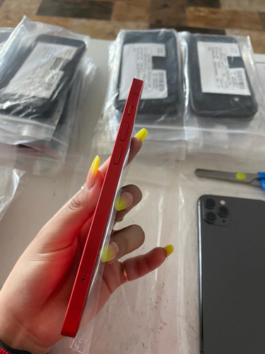 Apple iPhone 12 (256 Gb) - (product)red (Usado)