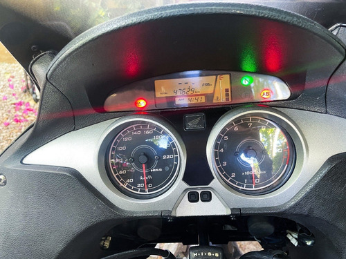 Imagen 8 de 12 de Honda Varadero 1000 *impecable* (no Transalp)