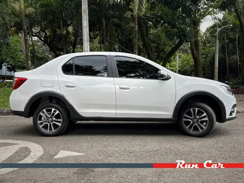 Renault Logan 1.6 Privilege / Intens