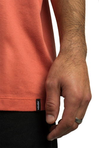 Imagen 2 de 2 de Remera De Hombre Woodoo Bh Veener - Dusty Mushroom