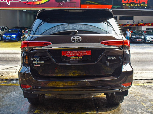 Imagem 5 de 15 de Toyota Hilux Sw4 2.8 Srx 4x4 7 Lugares 16v Turbo Intercooler