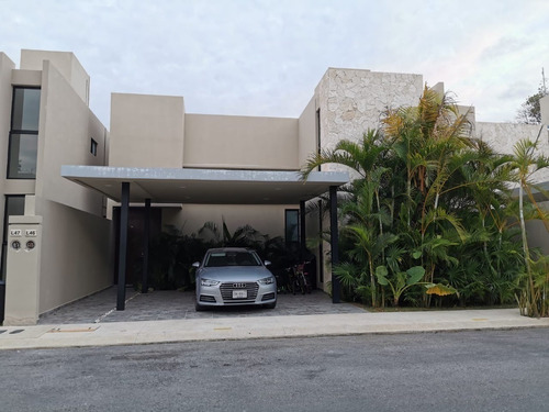 Casa En Privada En Playa Del Carmen