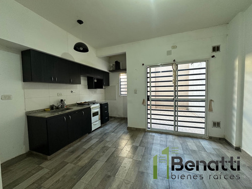 Dpto 2 Amb En Alquiler En Planta Baja Con 2 Patios.