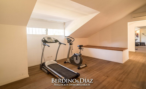 Extraordinaria Residencia Muy Cerca De La Playa Mansa En Punta Del Este- Ref: 235