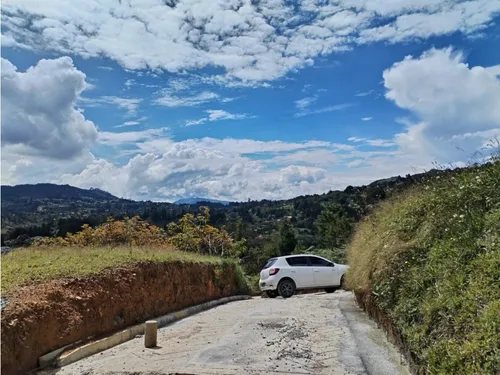 Lote En Venta, Vista Panorámica Y Excelente Ubicación, Guarne