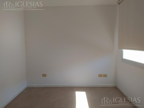 Casa En Alquiler De 4 Ambientes En Solares Del Portezuelo, Nordelta