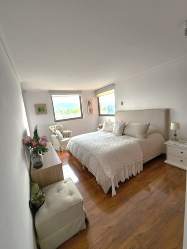 Remodelado Frente Parque Bicentenario. Venta Dueños Directo