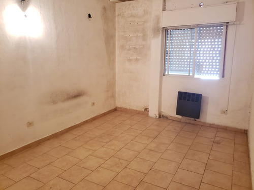 Imagen 17 de 23 de 2 Amb Venta Castelar C/patio - Entra. Independient
