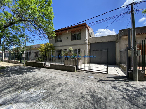 Venta Con Renta Casa 5 Dorm Brazo Oriental Y Local Empresa