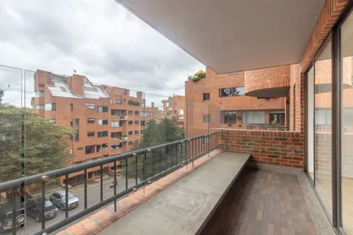 Apartamento En Arriendo En Los Rosales. Cod A23957