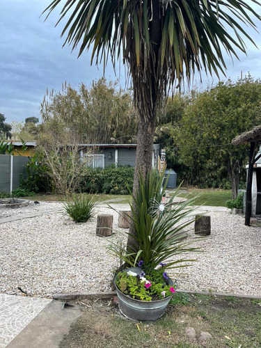 Casa En Venta - 2 Dormitorios 1 Baño - Cochera - 1.750mts2 - Coronel Brandsen