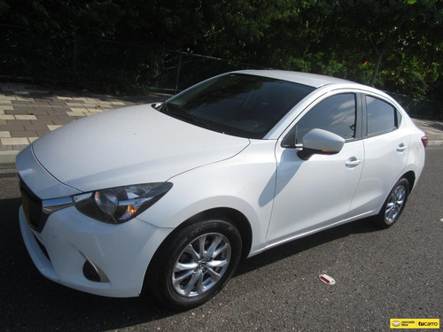 Mazda 2 1.5 Touring Sedan