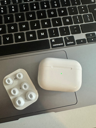 Apple Airpods Pro 2a Generación Con Estuche De Carga Blanco (Usado)
