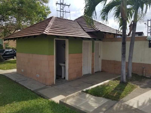 Imagen 19 de 20 de Se Vende Townhouse En El Conj. Res. Brisas Del Valle. Cod: Foth-226