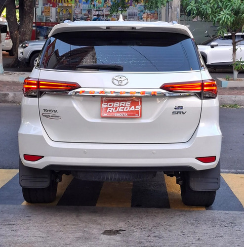 Toyota Fortuner 2.7L 4X2 At