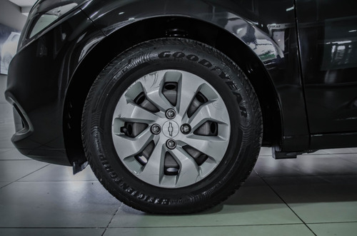 Imagen 23 de 25 de Chevrolet Onix Joy Black Edition 2019