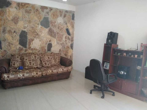 Imagen 6 de 10 de Se Vende Casa 112m2 3h/2b/2p El Junquito 8412