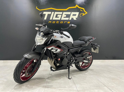 Imagem 2 de 11 de Yamaha Xj6 N 2015 - 22.600km