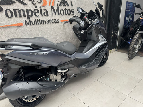 Dafra Cruisym 300 2025
