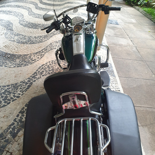 Motocicleta Verde 2016.
