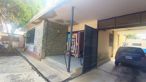 Maikelly Zabala Vende Casa Comercial En Centro De Barquisimeto, Cerca De La Catedral , 470 Metros2. 25-19134 Mz
