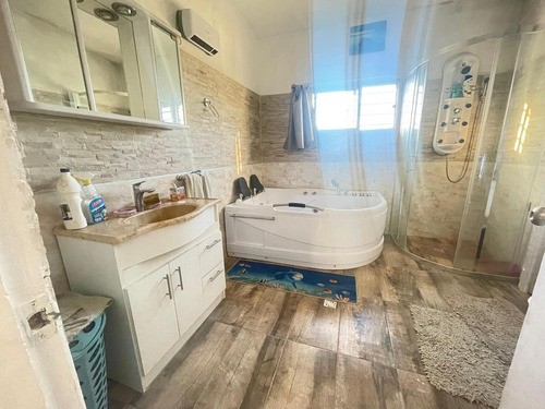 Venta Casa 4 Dormitorios Amplio Terreno Y Jacuzzi En Colon
