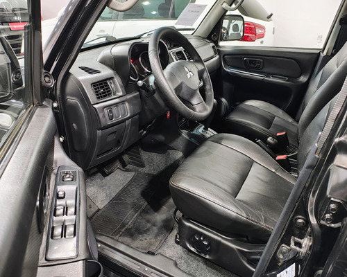 Mitsubishi Pajero TR4 2.0 4X4 16V 140CV FLEX 4P AUTOMÁTICO