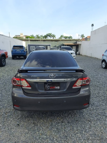 Imagen 3 de 12 de Toyota Corolla Gli
