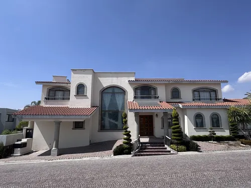 Exclusiva Residencia En Venta En La Rica Juriquilla