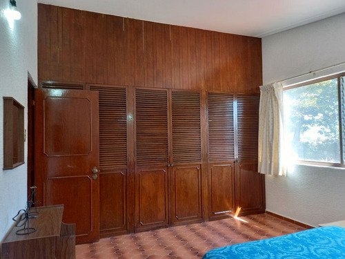 Casa Sola En Lomas De Atzingo, Cuernavaca, Morelos - Ber-1024-cs*