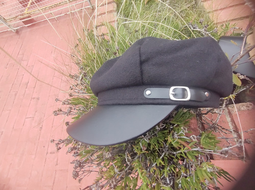 Boina Gorra Vicera Cuero Hebilla Abrigado Paño Colore Vario Amarillo Unico Liso