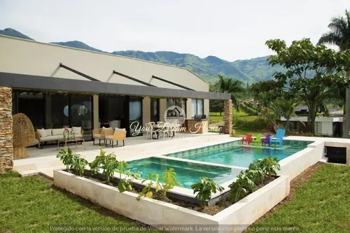 Preciosa Finca En Copacabana De Un Solo Nivel En Exclusiva Parcelación Unidad Cerrada. Finca En Copacabana En Parcelación. Finca En Copacabana Con Piscina. Finca En Unidad Cerrada. Finca Plana