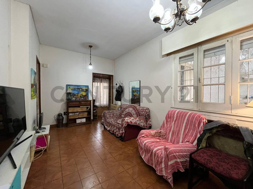 Venta Casa 4 Ambientes+escritorio - Patio - Parrilla - Terraza - Floresta
