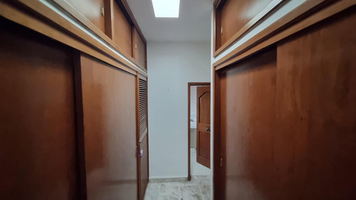 Residencia De Alta Plusvalía En El Corazón De Querétaro Con Uso De Suelo Mixto Inversión Garantiz...