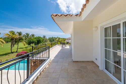 Lujosa Villa Amueblada De 5 Habitaciones En Punta Cana, Cocotal Golf And Country Club