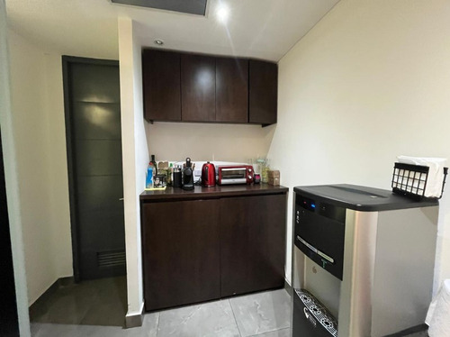 Excelente Oficina Un Ambiente Mas Privado