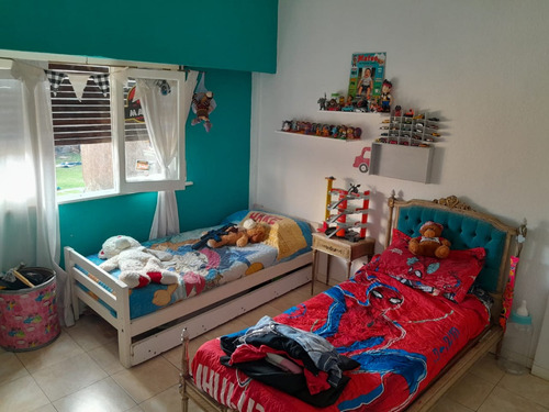Lote De 15,84 X 40,30, Ideal Constructor O Dos/ Tres Familias. Villa Luzuriaga. Escucha Ofertas
