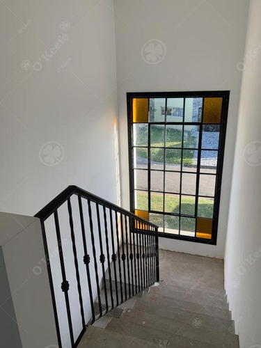 Imagen 7 de 11 de Casa En Venta De 4 Ambientes En Hudson Chico! Estilo Tradicional!! 20% Off
