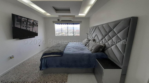 Hernoso Apartamento Totalmente Remodelado En Los Chaguaramos, Codg Mas 25-16702