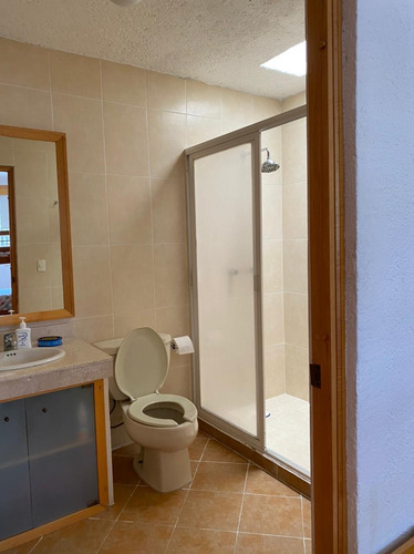 Imagen 7 de 14 de Venta De Casa Con Alberca, Amplio Jardín Y Vista Panorámica En Burgos