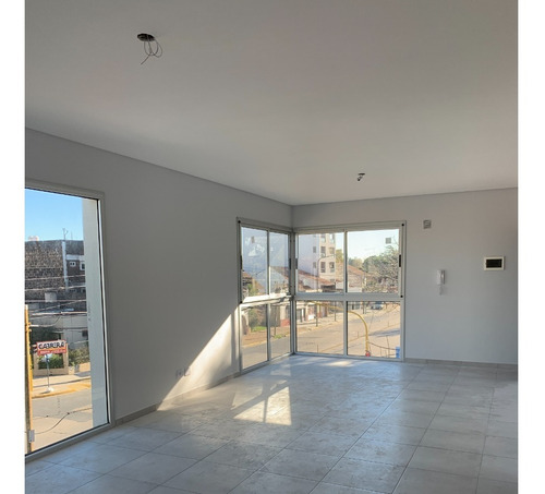 Imagen 5 de 8 de Semipiso 2 Ambientes A Estrenar En Banfield