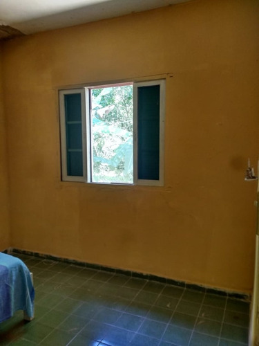 Imagem 4 de 8 de Chácara No Bairro Armando Cunha Em Peruíbe, Com Casa De Caseiro, E Com Rio Nos Fundos