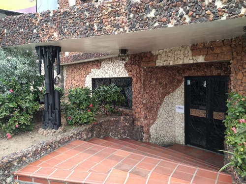 Hotel En La Av. La Limpia Maracaibo